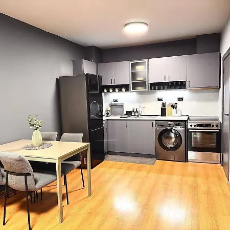 Heart Of City, Steps To Апартаменты