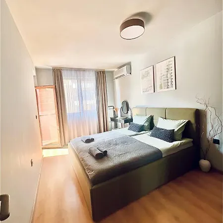 Appartement Heart Of City, Steps To