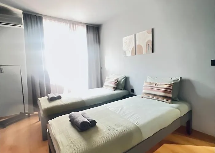 Heart Of City, Steps To Апартаменты *