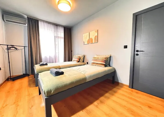 Heart Of City, Steps To Апартаменты *